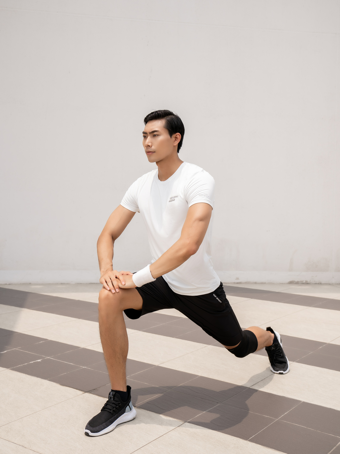 Áo Thun Nam Thể Thao In Ngực Năng Động