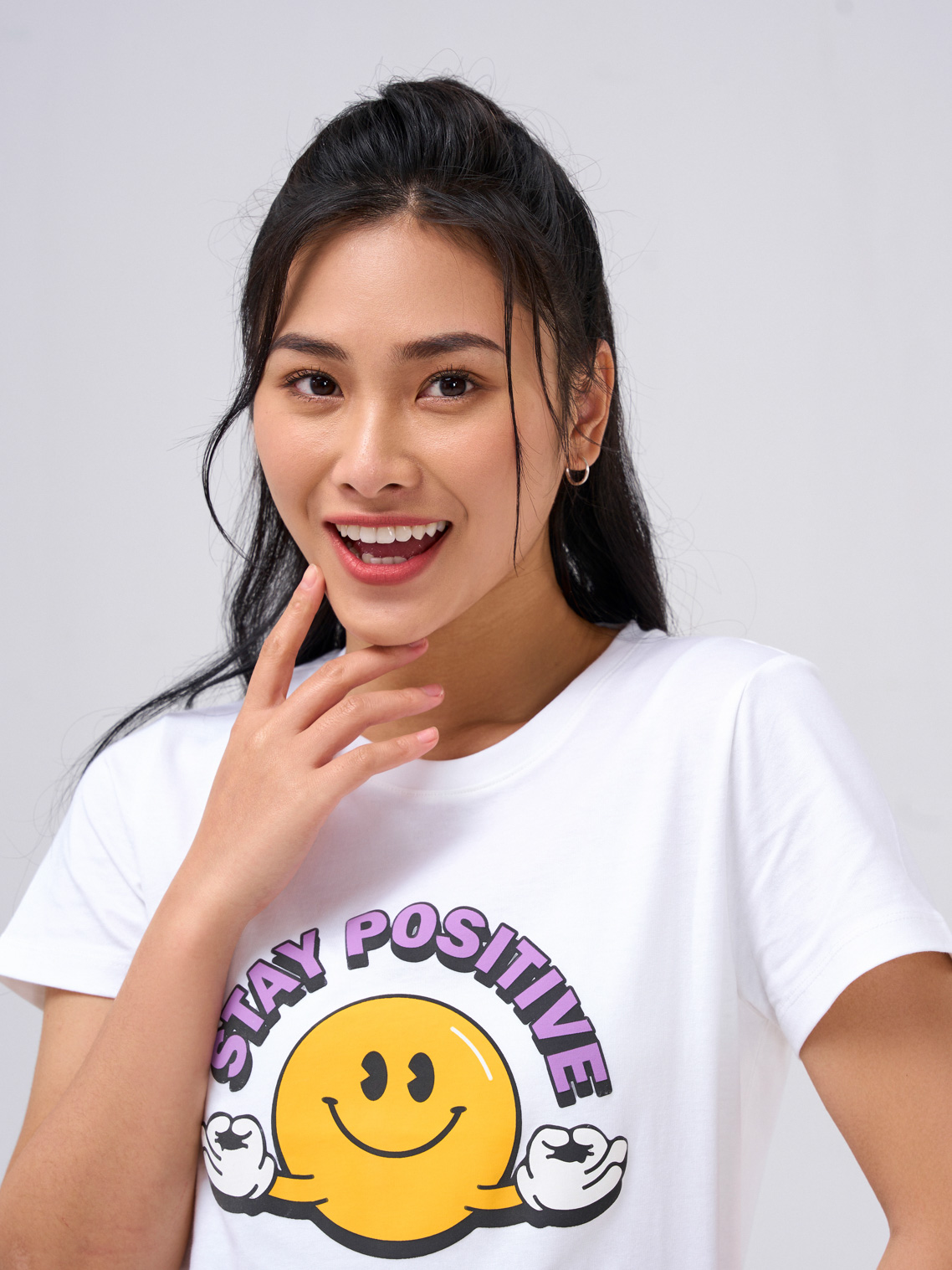 Áo Thun Nữ Cotton USA In Chữ Stay Positive - AR Collections