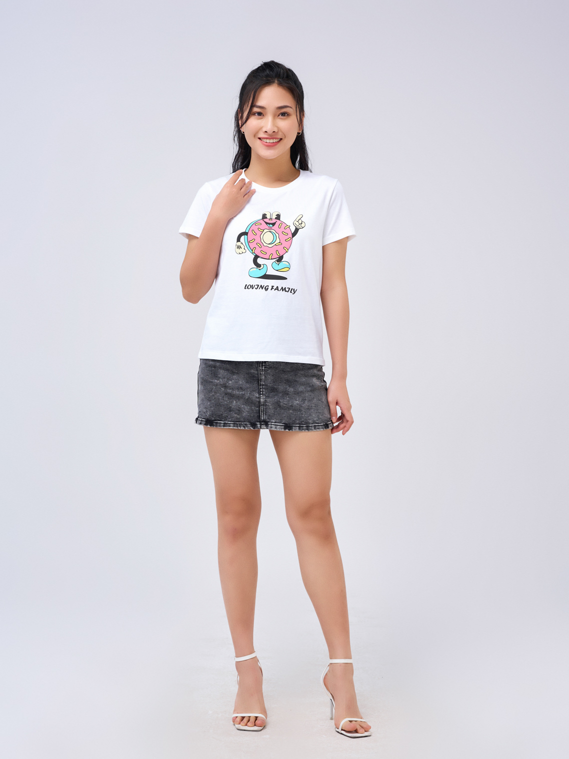 Áo Phông Nữ Cổ Tròn In Loving Family