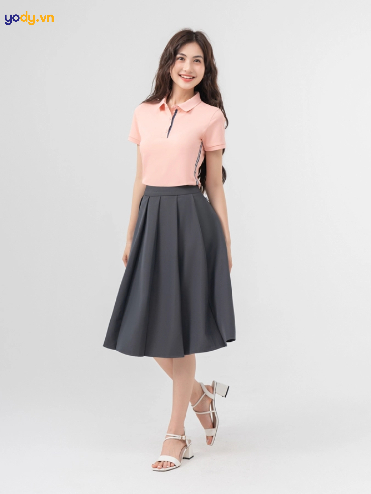 Áo polo phối cùng chân váy dài trẻ trung
