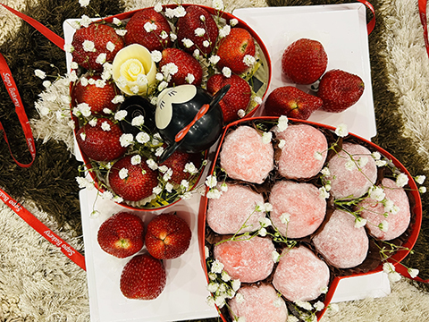 NGẬP TRÀN TÌNH YÊU CÙNG VỚI NHỮNG CHIẾC BÁNH KEM CHO NGÀY VALENTINE TRẮNG