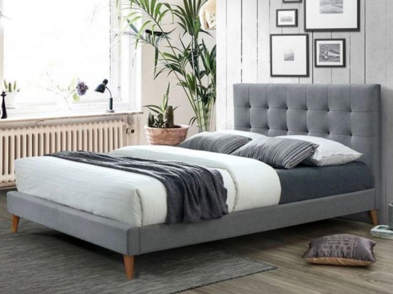  Giường ngủ gỗ bọc đệm vải tạo sự nhẹ nhàng, thư thái khi nghỉ ngơi