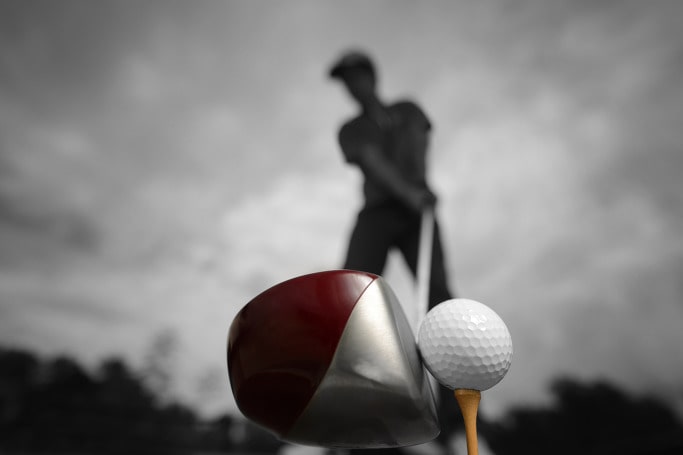 Để mắt tới vai trái của bạn