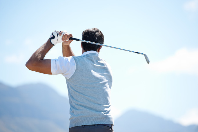 Khởi động trước một vòng golf mùa xuân