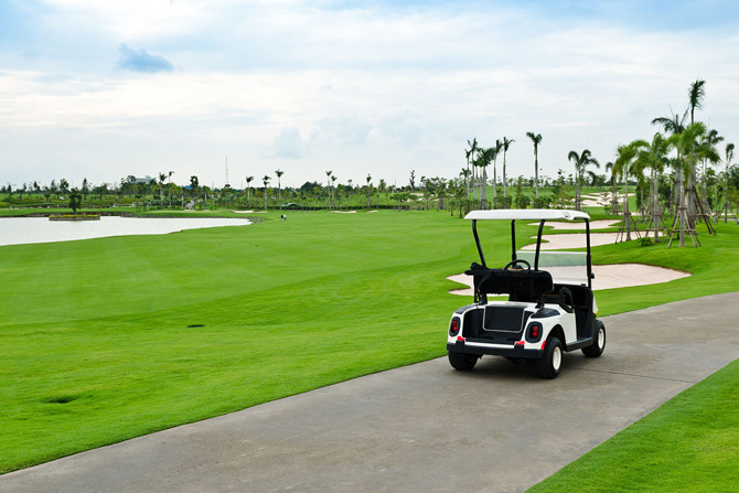 Làm thế nào để sử dụng xe đẩy ở sân golf nước ngoài