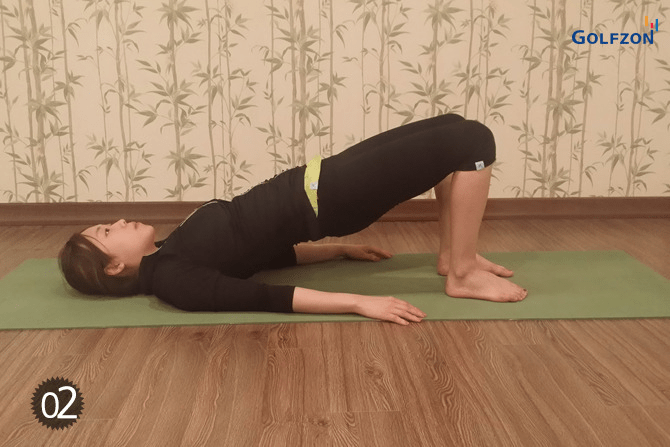 Nâng xương chậu và tư thế con bướm rất tốt cho việc điều chỉnh hông