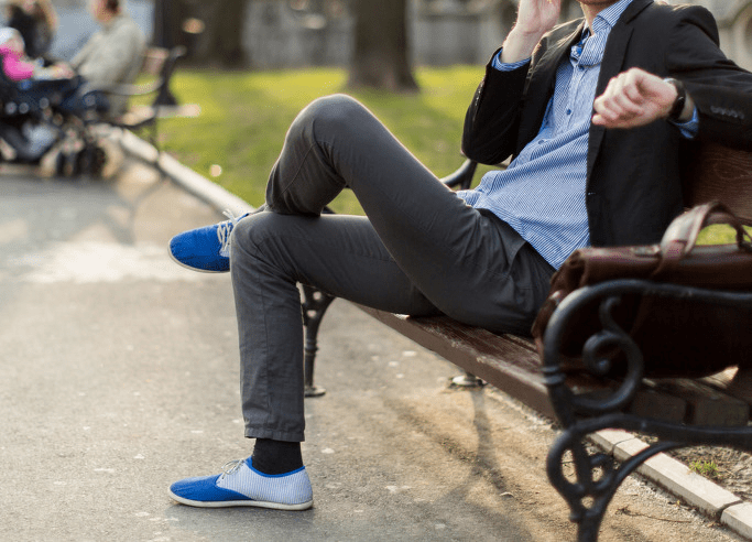 Ngồi bắt chéo chân