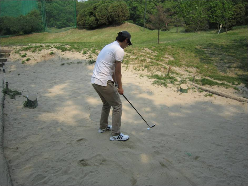 Sân golf par-3, 9 lỗ ngay tại khu vực!