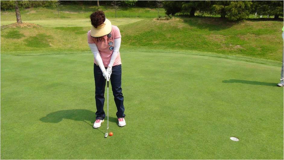 Sân golf par-3, 9 lỗ ngay tại khu vực!