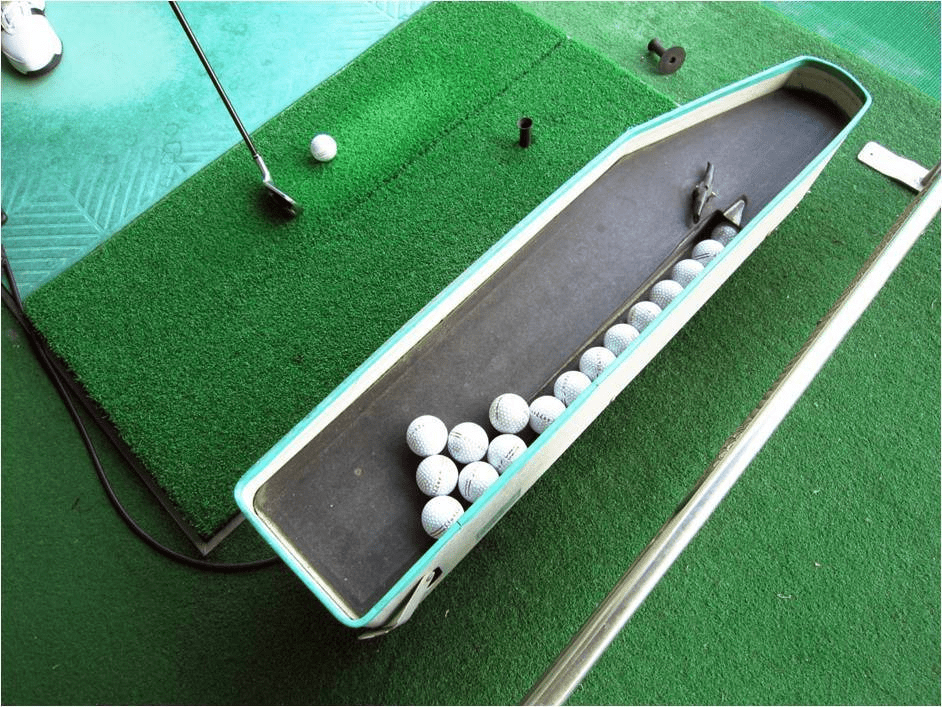 Sân golf par-3, 9 lỗ ngay tại khu vực!