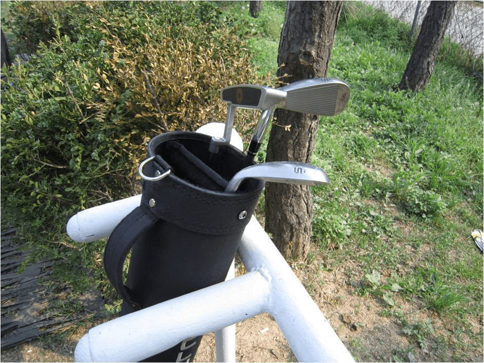 Sân golf par-3, 9 lỗ ngay tại khu vực!