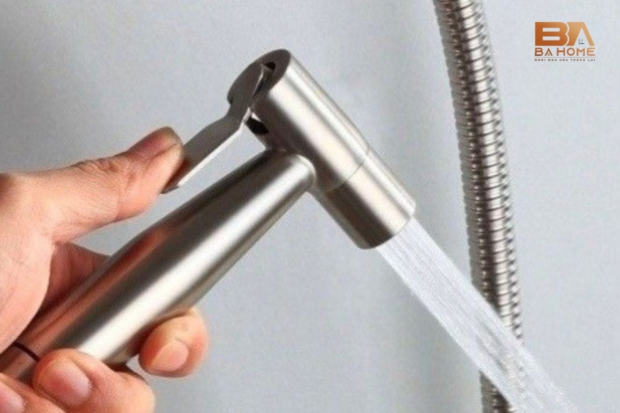 Khắc Phục Vòi Xịt Vệ Sinh Yếu Chỉ Trong Vài Bước