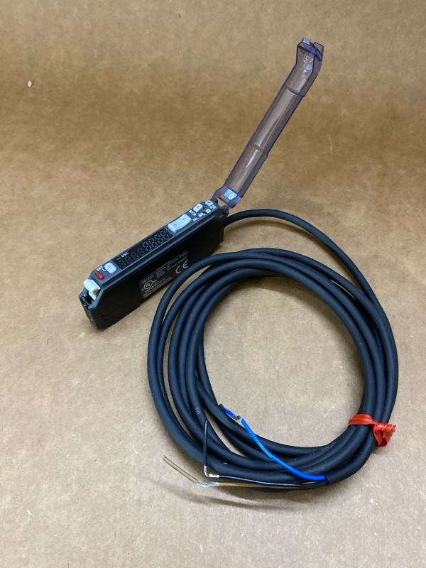 Hình ảnh thực tế Cảm biến sợi quang Keyence FS-V31