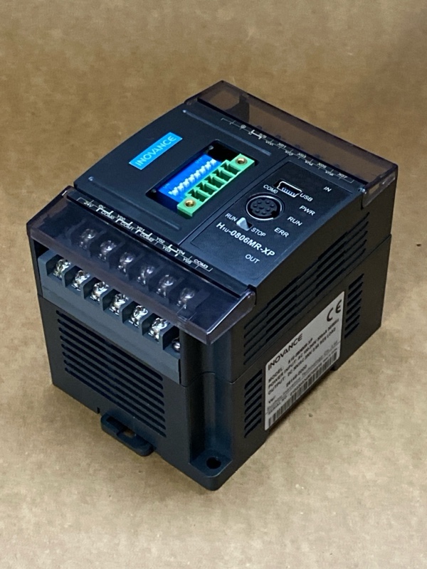 PLC H1U-0806MR-XP Inovance - ảnh chụp góc nghiêng