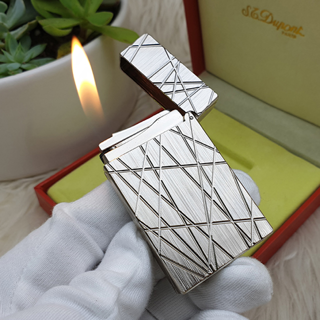 Hộp Qụet Bật Lửa Dupont Khắc Chìm Cắt Chéo Độc Lạ D186B Màu Bạc Đẹp, Độc Lạ - Dùng Gas Đá Cao Cấp