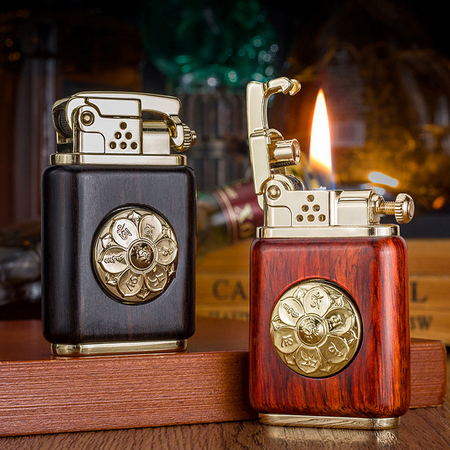 Hột Qụet Bật Lửa Xăng Zorro Z602-101 Thiết Kế Họa Tiết Vòng Xoay Hoa Sen Vỏ Ốp Gỗ - Dùng Xăng Bấc Đá Cao Cấp