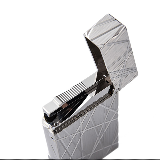 Hộp Qụet Bật Lửa Dupont Khắc Chìm Cắt Chéo Độc Lạ D186B Màu Bạc Đẹp, Độc Lạ - Dùng Gas Đá Cao Cấp