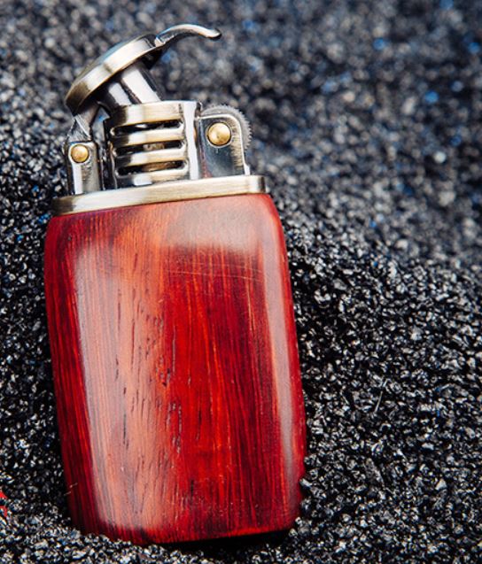 Hột Qụet Bật Lửa Zorro Z520-301 Vỏ Ốp Gỗ Thiết Kế Mới Đẹp Độc Lạ - Dùng Xăng Bấc Đá Cao Cấp