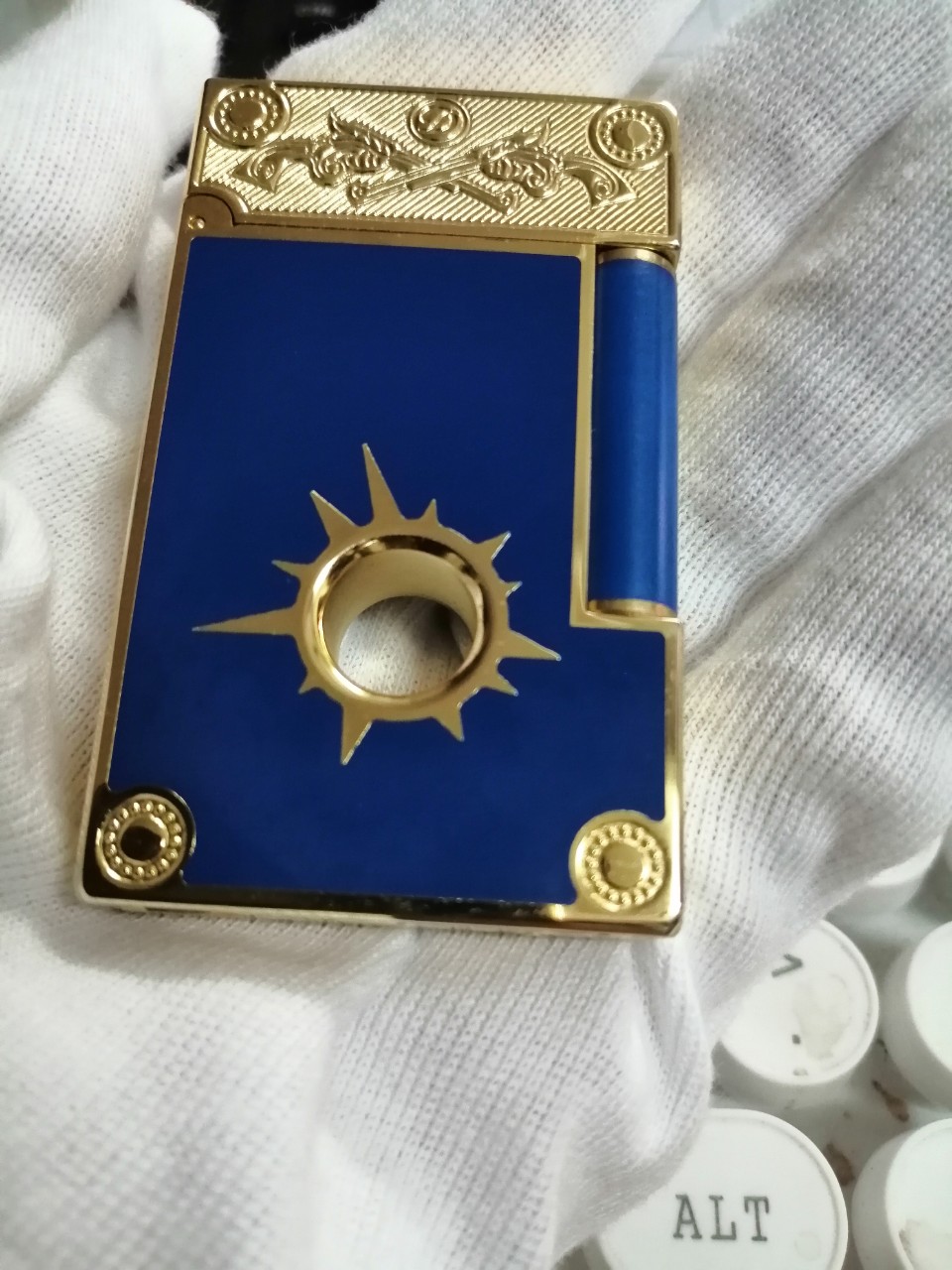 Hộp Qụet Bật Lửa Gas Dupont điệ.p viê.n 007 cao cấp D200B Màu Bạc đen Đẹp, Độc Lạ