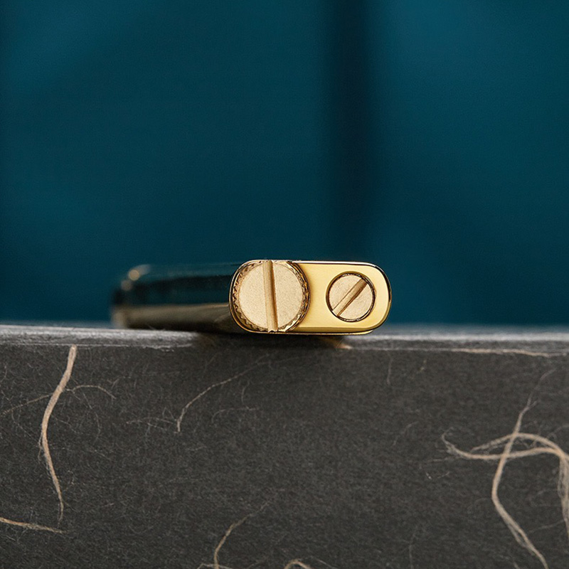 Hột Quẹt Bật Lửa Xăng Đá Zorro Z668-002 Kiểu Dáng Nhỏ Gọn Tiện Lợi Tặng Kèm Dụng Cụ Vặn Nắp Đổ Xăng