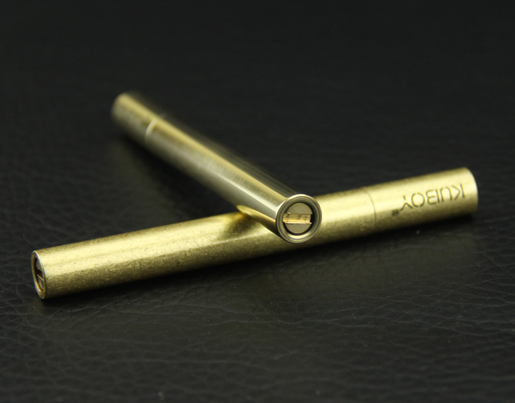 Hột Qụet Bật Lửa Zorro Kuboy KZ16 Thiết Kế Độc Lạ Cổ Điển Sang Trọng - Dùng Xăng Đá Cao Cấp ( giao mau ngau nhien )