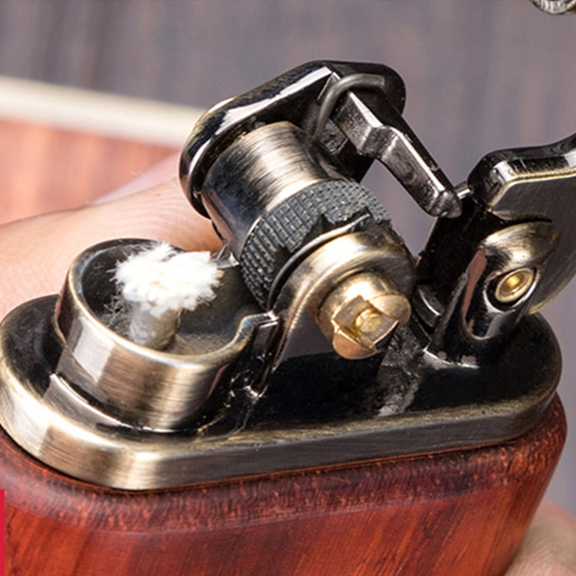 Bật Lửa Xăng Đá Zorron Z592-207 Thiết Kế Độc Lạ Kết Hợp Vỏ Gỗ