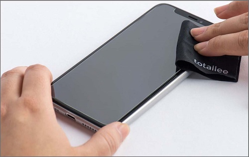 dán kính cường lực iPhone