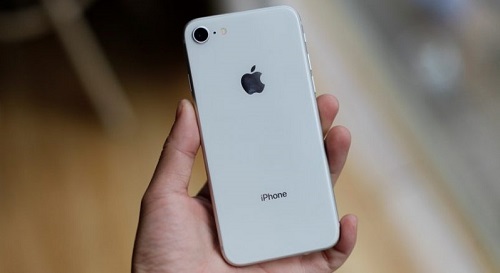 iPhone 8 được rất nhiều người già sử dụng