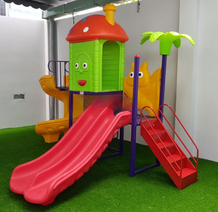 So sánh cầu trượt nhựa HDPE và cầu trượt Composite cùng Đồ Chơi Kinh Bắc