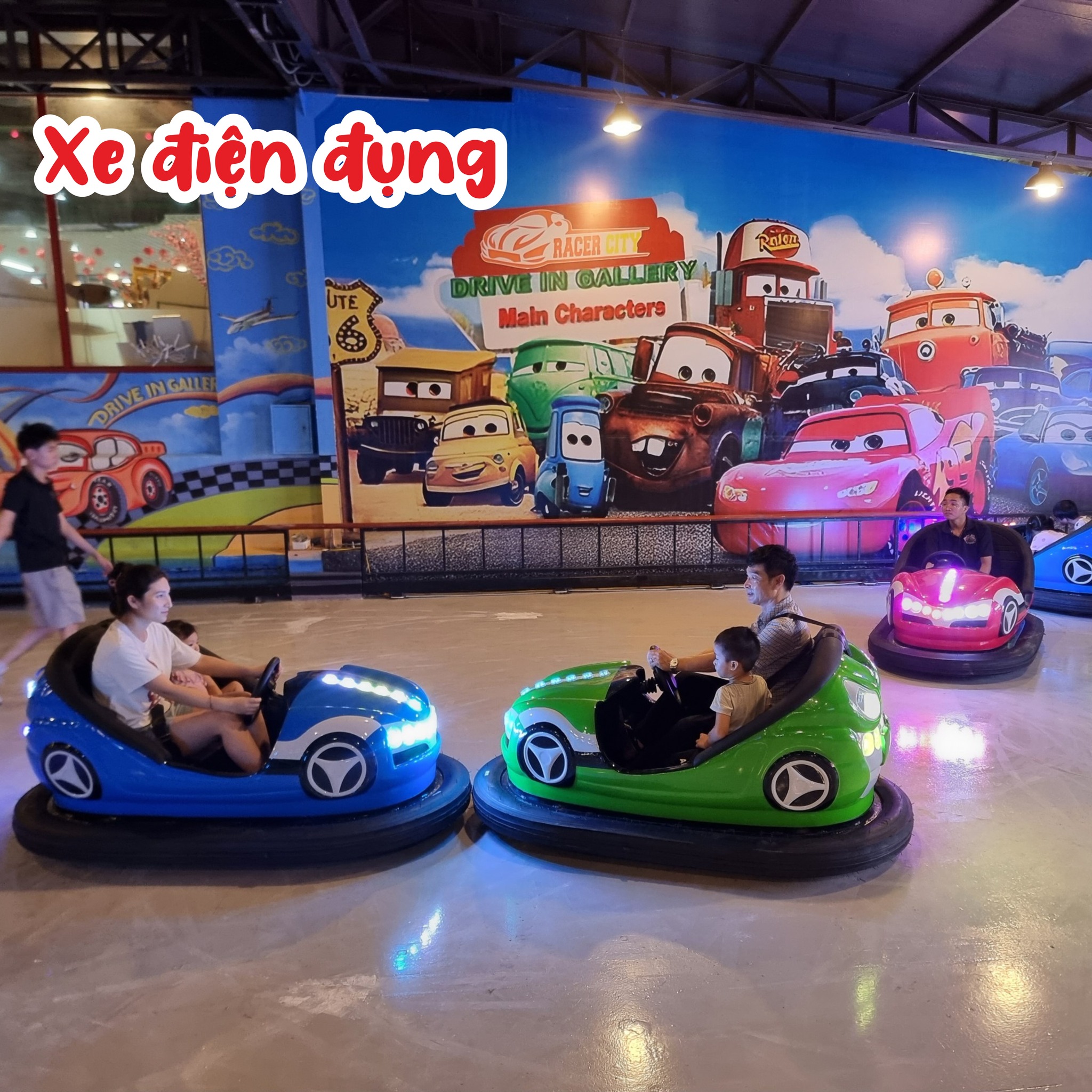 Xe điện trẻ em tại khu vui chơi không chỉ là một trò chơi đơn thuần –