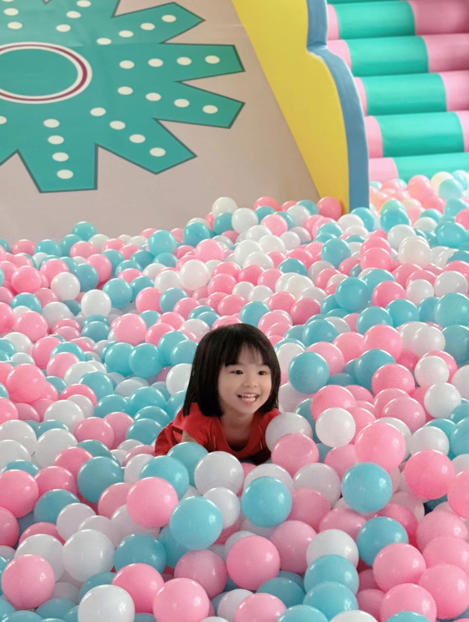 Nhà Bóng – Góc Vui Chơi "Quốc Dân" Không Thể Thiếu Trong Khu Vui Chơi Trẻ Em