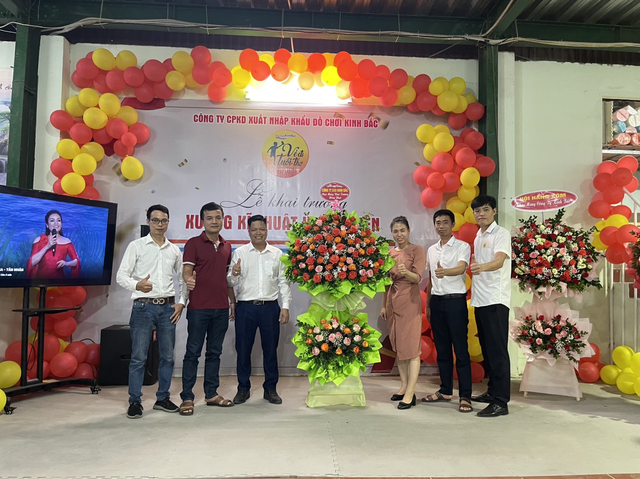 khai trương xưởng kỹ thuật hoàn thiện đồ chơi kinh bắc