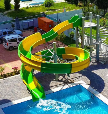 So sánh cầu trượt nhựa HDPE và cầu trượt Composite cùng Đồ Chơi Kinh Bắc