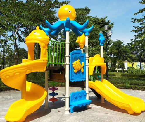 Cầu trượt trường mầm non- Vì sao không thể thiếu trong sân chơi ?