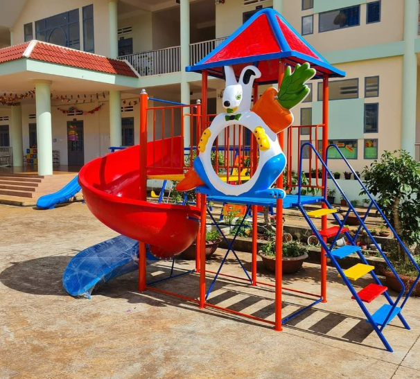 Lắp đặt đồ chơi ngoài trời cho mầm non: Những lưu ý quan trọng