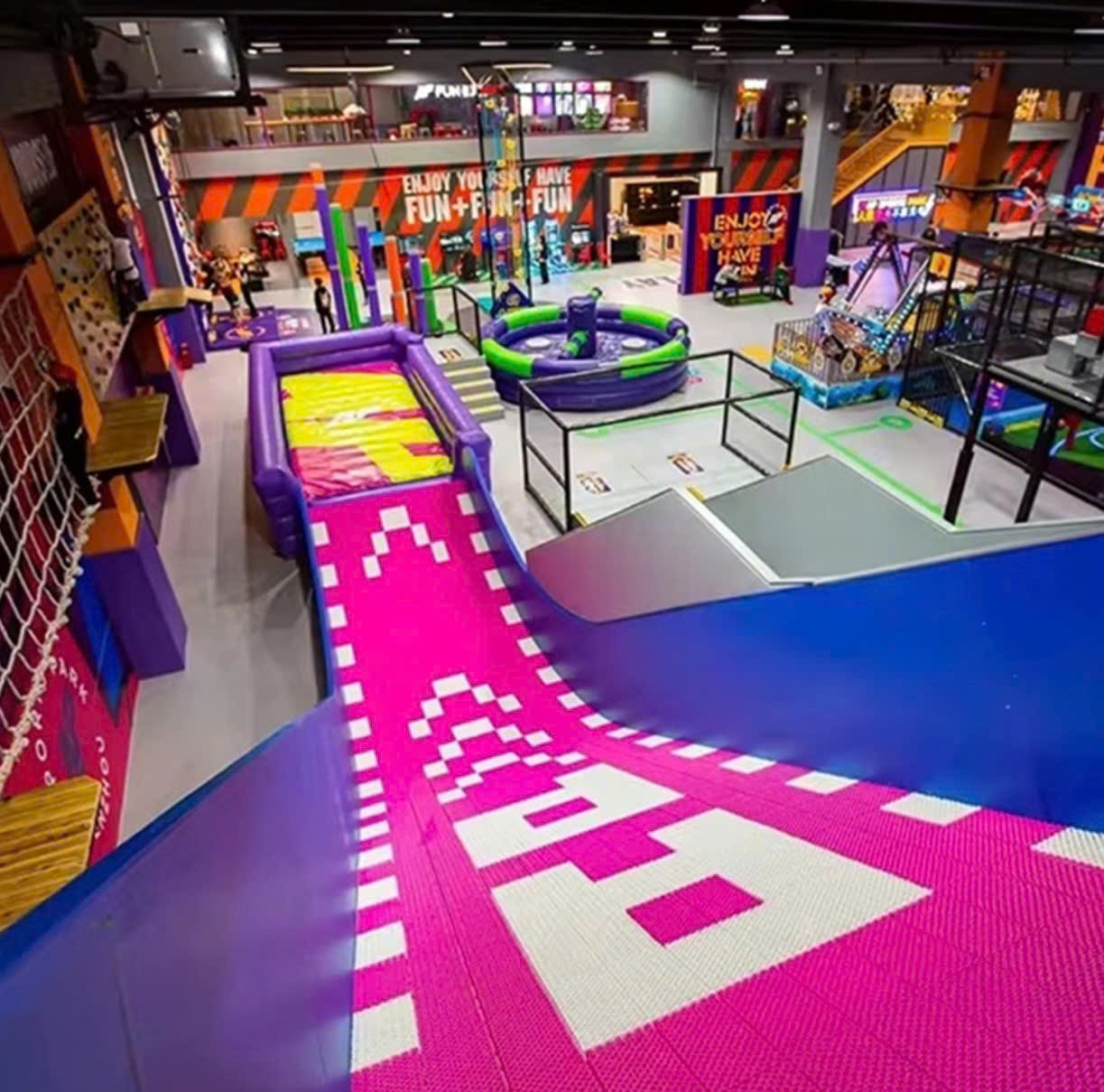 Cầu trượt tuyết phao bay