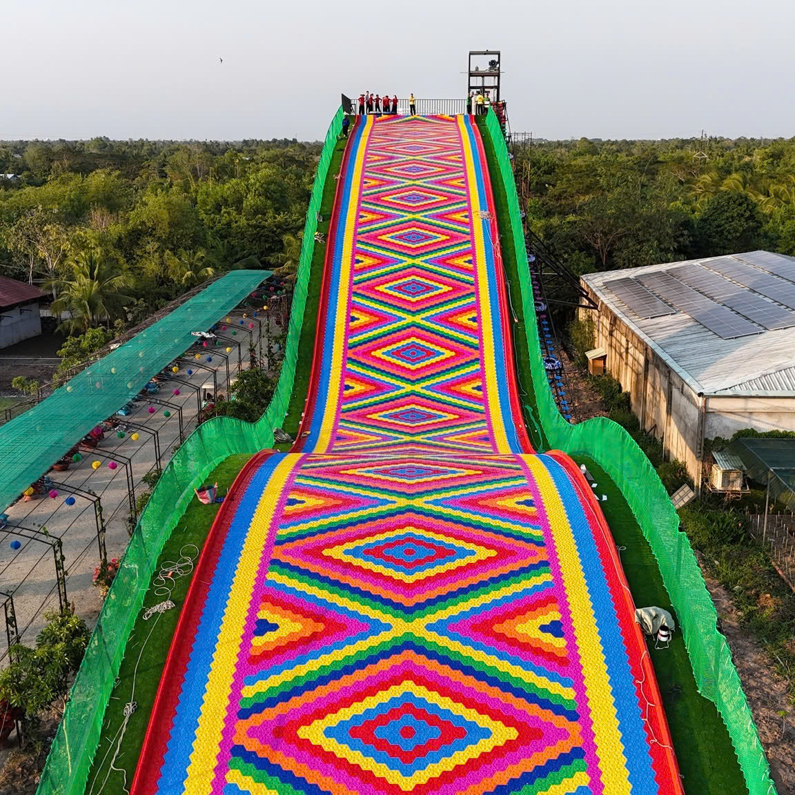 trượt cầu vồng đồ chơi kinh bắc