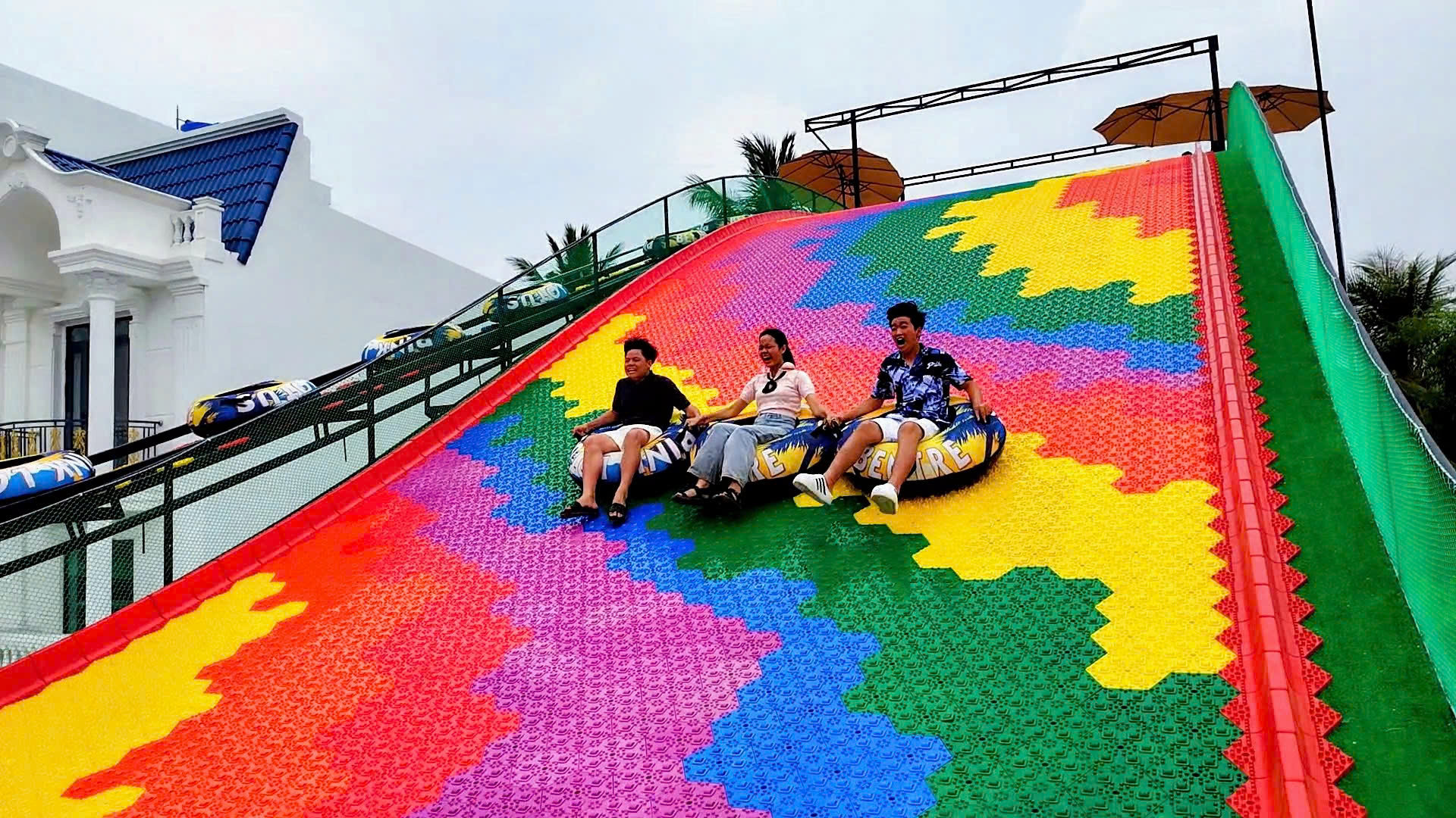 trượt phao hơi đồ chơi kinh bắc