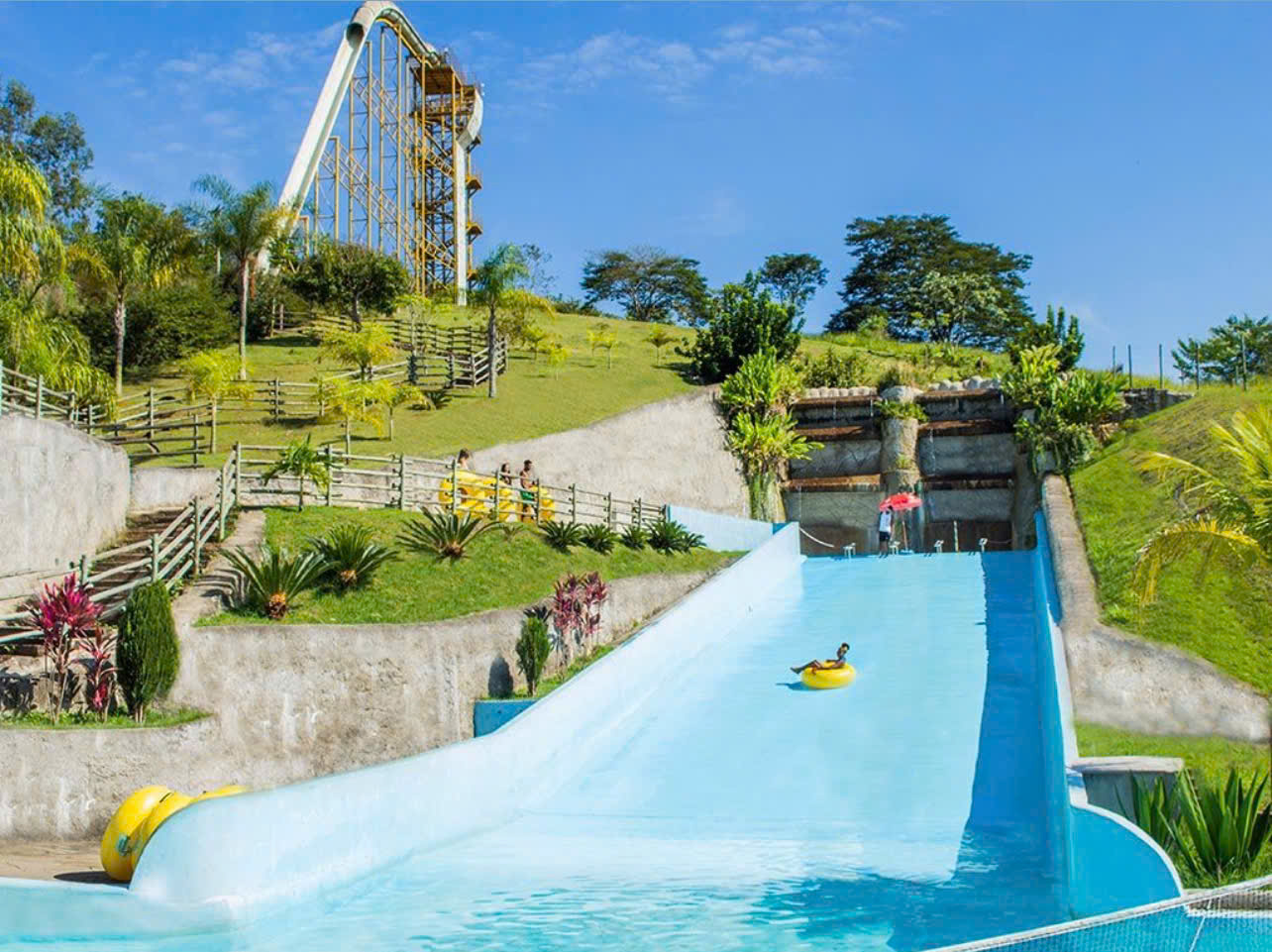 7 Yếu Tố Làm Nên Một Bể Bơi Giải Trí Sinh Lời Bền Vững