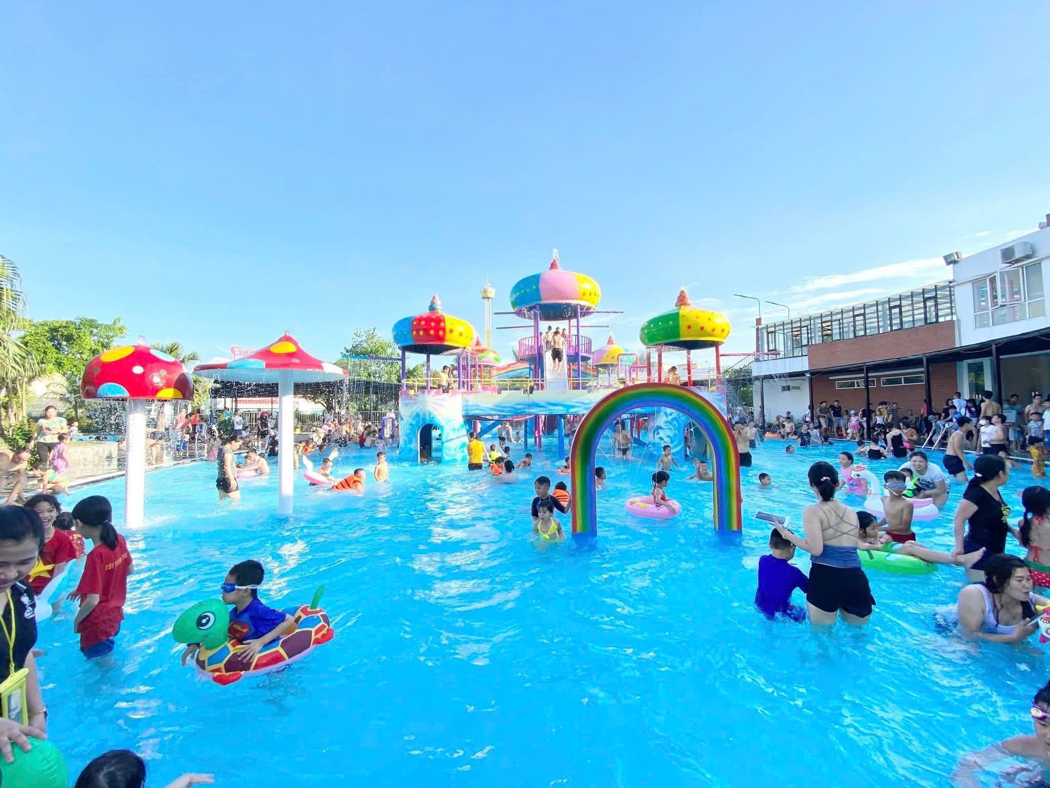 Hệ Sinh Thái Vận Động & Bể Bơi Giải Trí Tích Hợp – Xu Hướng Kinh Doanh Khu Vui Chơi 2025