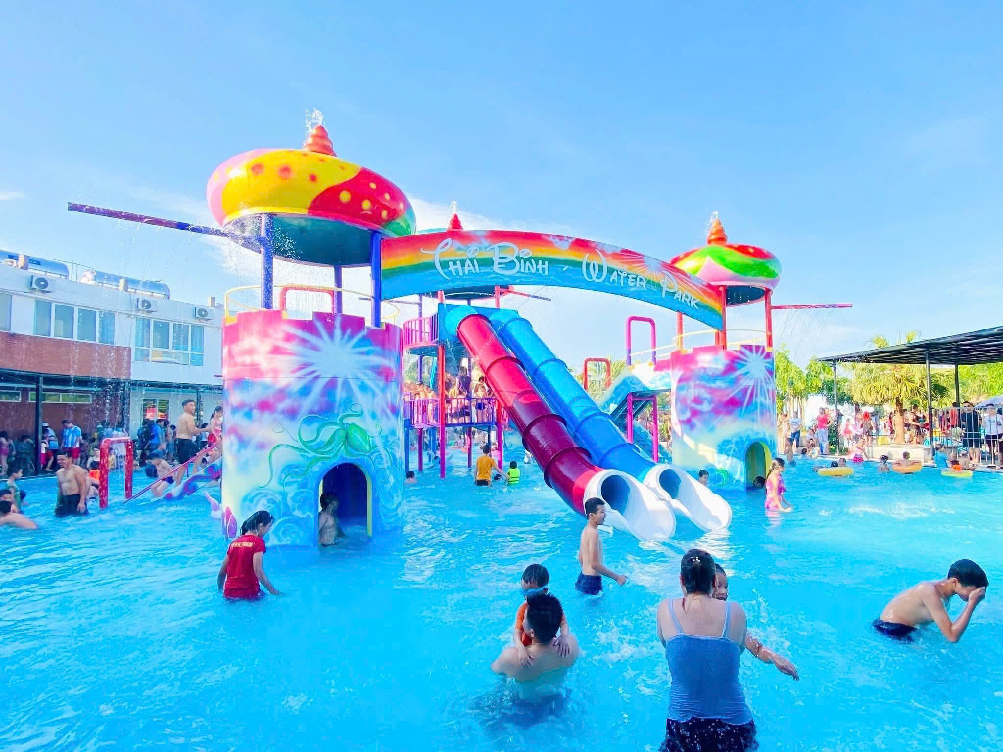 Xây dựng khu trò chơi vận động bể bơi đúng chuẩn – Sinh lời vững bền