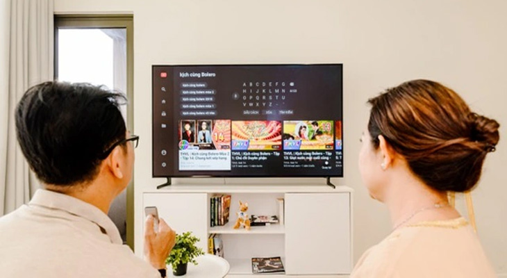 Tivi LG hay Sony – thương hiệu nào tối ưu hơn cho người lớn tuổi?