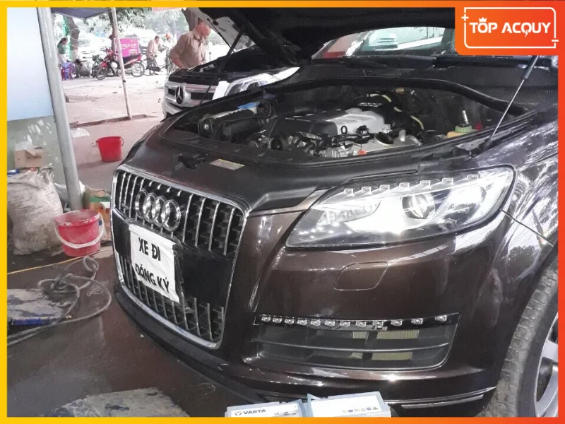 Dịch vụ thay ắc quy ô tô audi q7 tại gara của Topacquy
