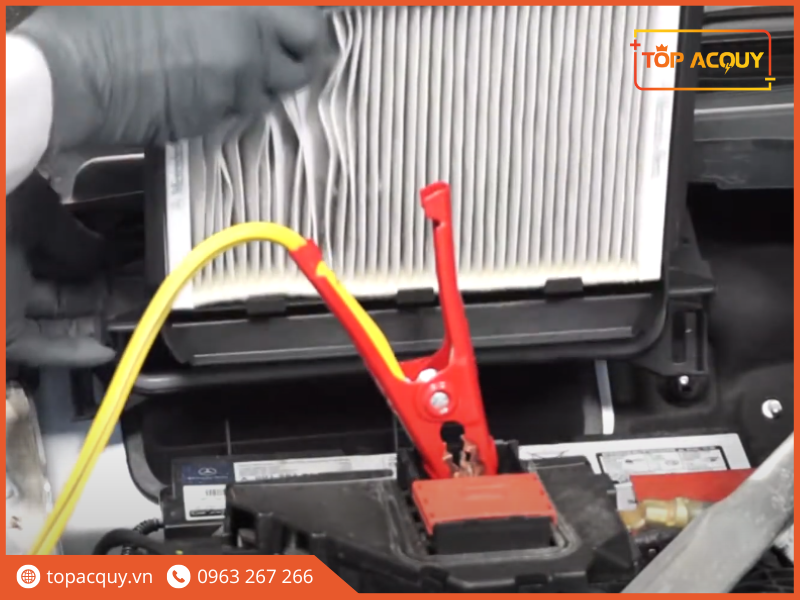 ắc quy xe mercedes e300