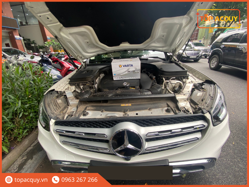 thay ắc quy mercedes glc200 tại hà nội