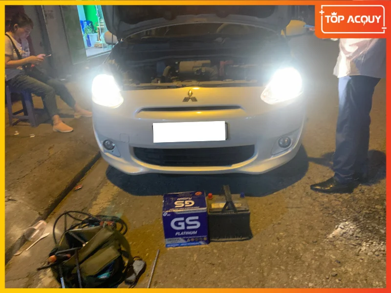 TOPACQUY kiểm tra hệ thống đèn và điện ổn định sau khi thay ắc quy GS Platinum cho Mitsubishi Mirage