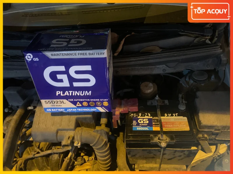 Cận cảnh hoàn thiện lắp đặt và dán tem bảo hành chính hãng Topacquy trên bình GS Platinum