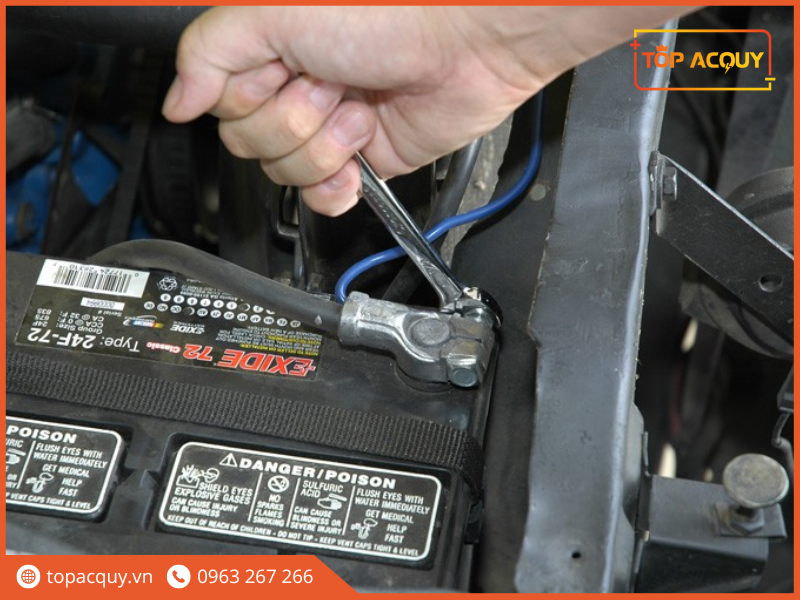 thay ắc quy ô tô BMW