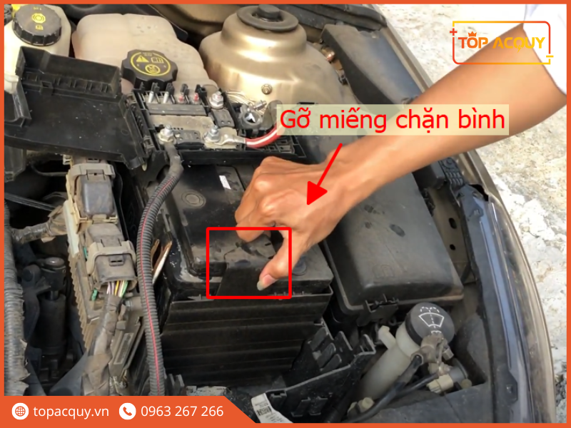 thay ắc quy ô tô Chevrolet