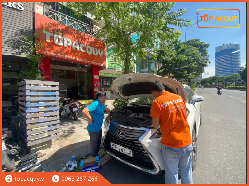 thay ắc quy xe Lexus